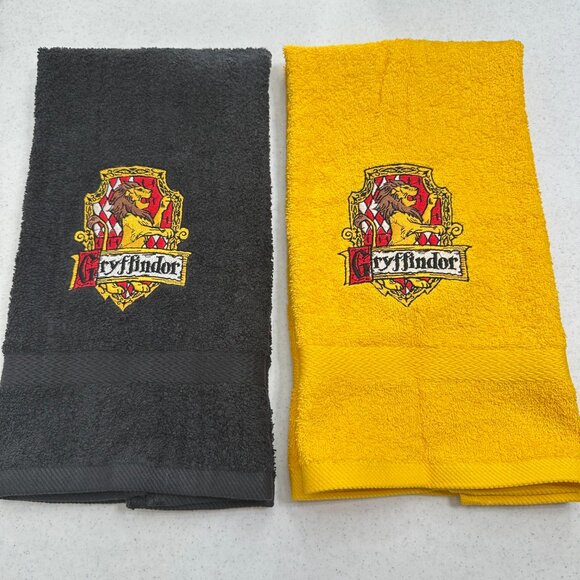 Harry Potter Towels Embroidered Gryffindor Hand Towel Set Hogwarts Wizard Witch - Picture 2 of 11